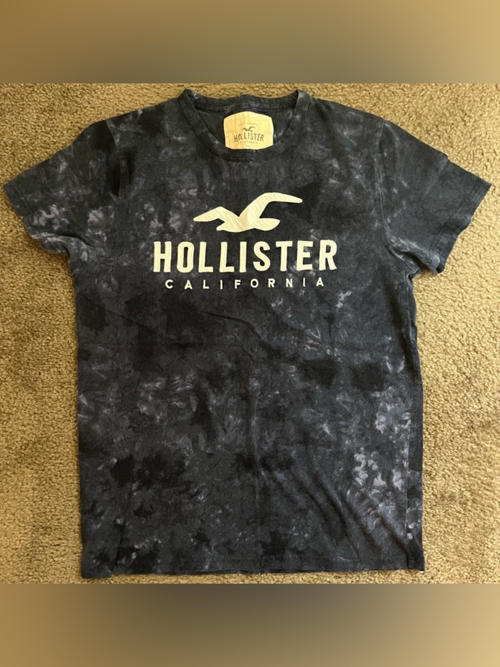Hollister Beige Label Navy Garment Tag Tee
